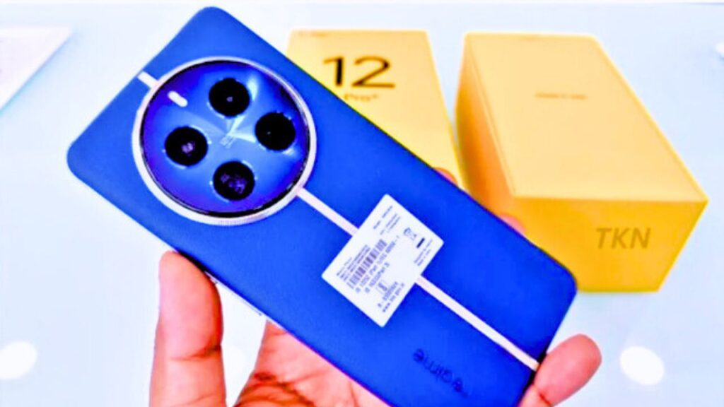 Realme 12 Pro 5G का प्रीमियम डिजाइन और कर्व्ड AMOLED डिस्प्ले
